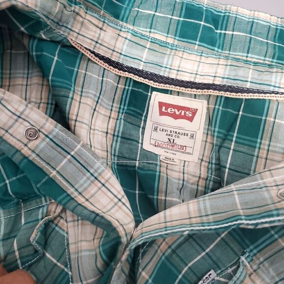 Preowned levis woven plaid button down Shirt size Xl color green/Beige - Picture 8 of 14
